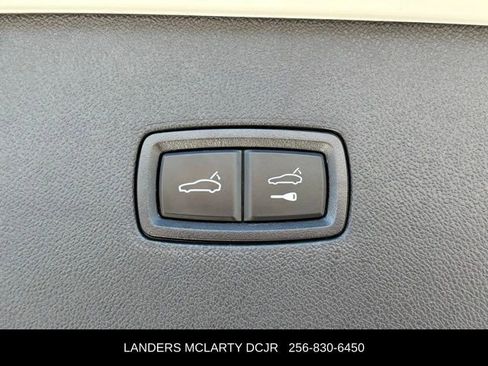 Used 2024 Porsche Cayenne S image 18