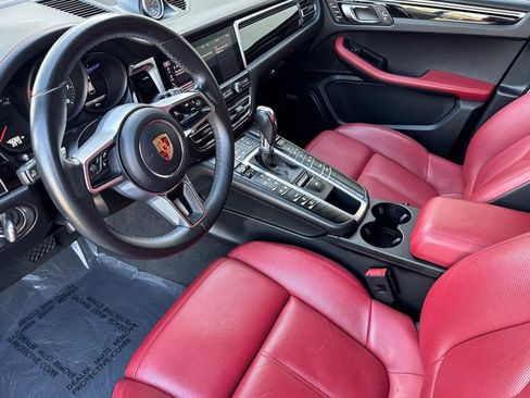Used 2020 Porsche Macan Base image 12