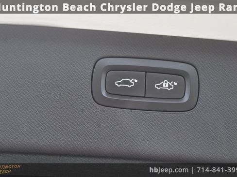 Used 2019 Volvo XC90 T8 R-Design w/ Advanced Package image 36