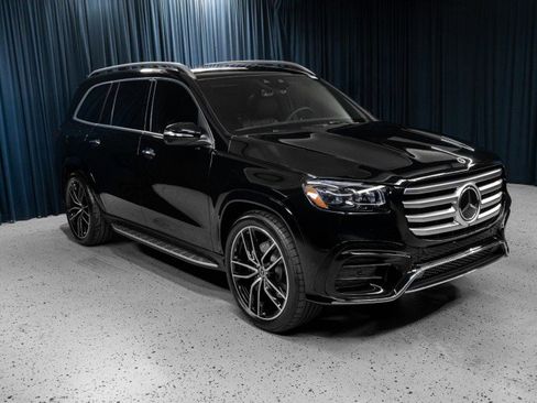 New 2025 Mercedes-Benz GLS 580 4MATIC image 3