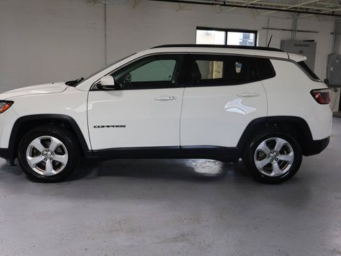 Used 2018 Jeep Compass Latitude FWD image 4