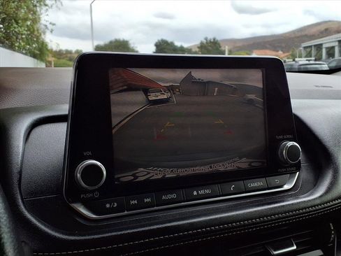 Used 2021 Nissan Rogue S image 8