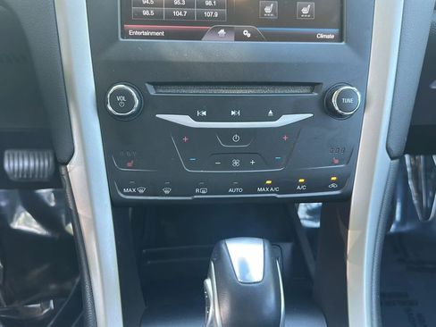 Used 2013 Ford Fusion SE image 35