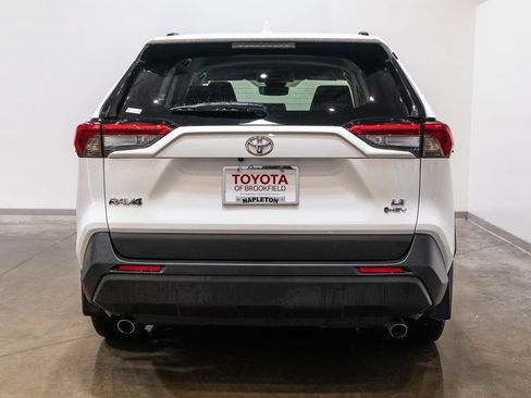Used 2025 Toyota RAV4 LE AWD/4WD image 8