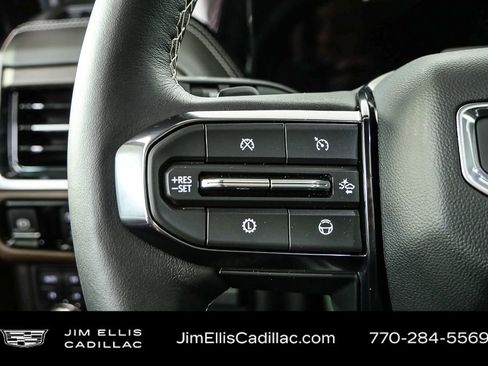 Used 2025 GMC Yukon Denali Ultimate image 11