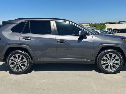Used 2020 Toyota RAV4 XLE Premium FWD image 14