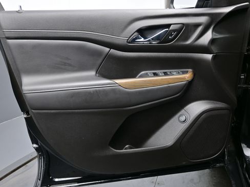 Used 2022 GMC Acadia SLE w/ Driver Convenience Package AWD/4WD image 9