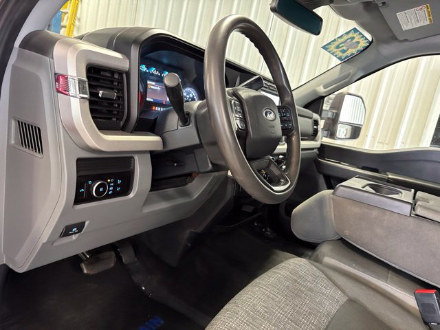 Used 2023 Ford F350 XLT AWD/4WD image 39