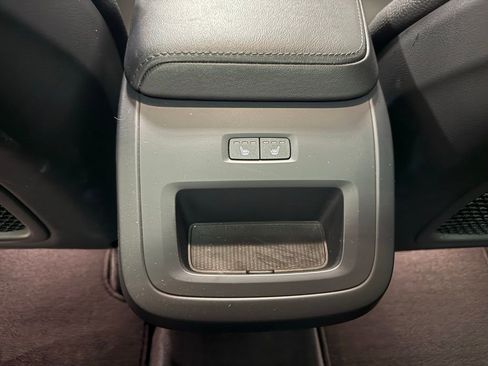 Used 2024 Volvo XC60 B5 Plus image 19