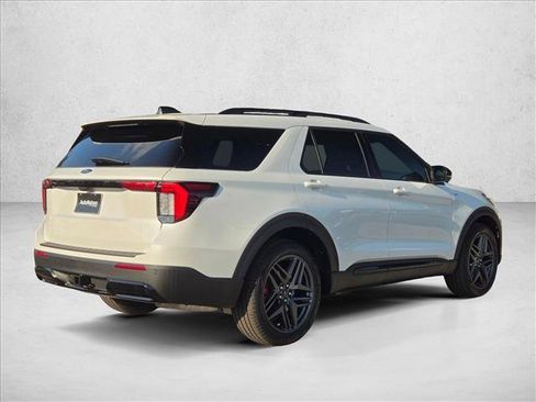 New 2026 Ford Explorer ST-Line w/ ST-Line Street Pack RWD image 2