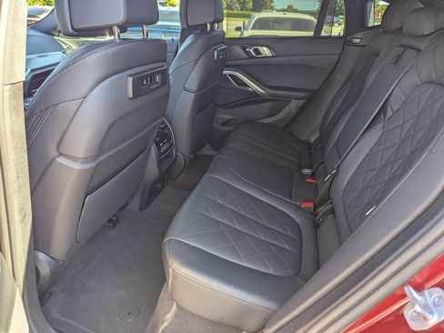 Used 2023 BMW X6 xDrive40i w/ M Sport Package image 14