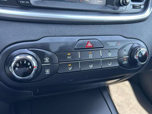 Used 2020 Kia Sorento FWD V6 image 22