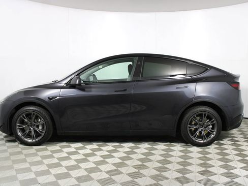 Used 2024 Tesla Model Y Long Range AWD/4WD image 32