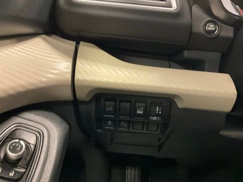 Used 2019 Subaru Ascent Premium AWD/4WD image 16