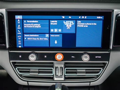 Certified 2025 Porsche Macan S AWD/4WD image 26