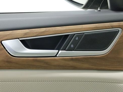 New 2026 Volkswagen Atlas SE FWD image 32