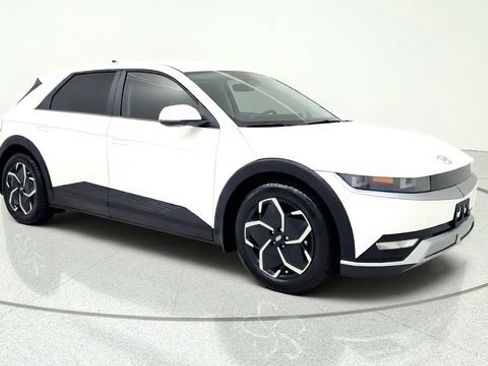 Used 2024 Hyundai Ioniq 5 SE RWD image 1
