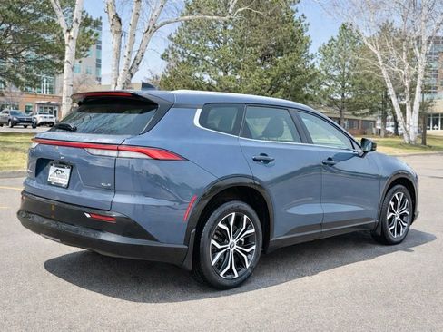 Used 2025 Toyota Crown Signia image 8