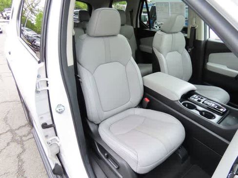 Used 2023 Honda Pilot Touring image 19