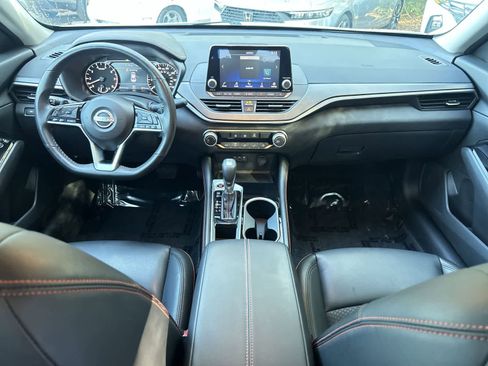 Used 2024 Nissan Altima 2.5 SR FWD image 15