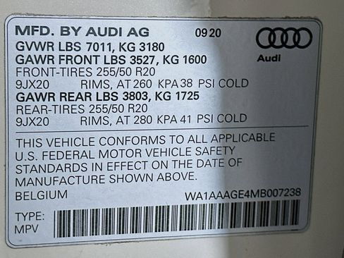 Used 2021 Audi e-tron Premium w/ Convenience Plus Package image 24