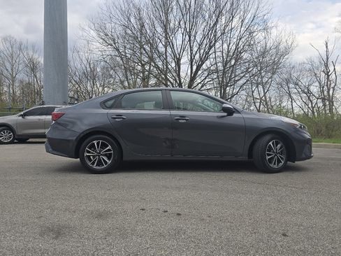 Used 2024 Kia Forte LXS FWD image 13