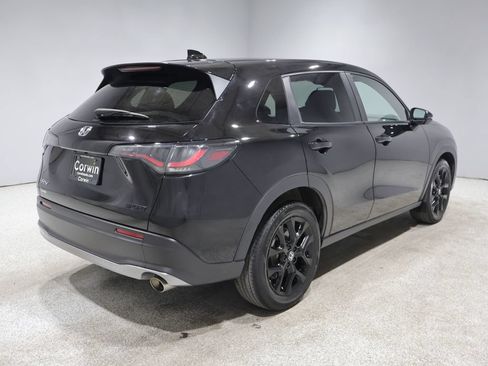 Used 2024 Honda HR-V Sport image 2