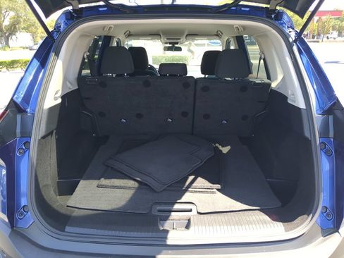 Used 2023 Nissan Rogue S FWD image 9