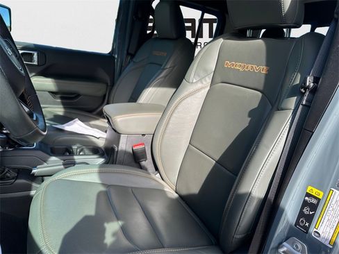 Used 2024 Jeep Gladiator Mojave w/ Convenience Group image 24