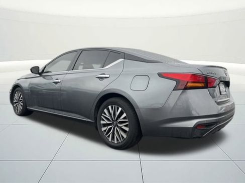 Used 2023 Nissan Altima 2.5 SV image 3
