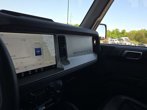 Used 2025 Ford Bronco Outer Banks w/ Sasquatch Package image 27