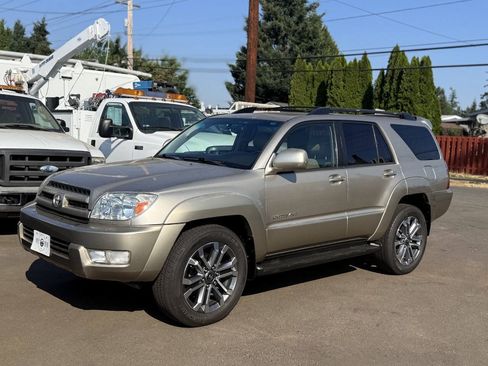 Used 2005 Toyota 4Runner Limited AWD/4WD image 1