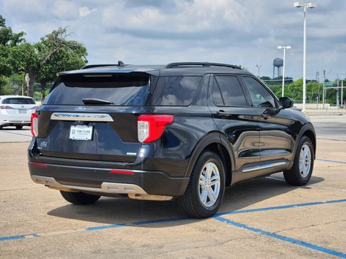 Used 2020 Ford Explorer XLT w/ Equipment Group 202A RWD image 5