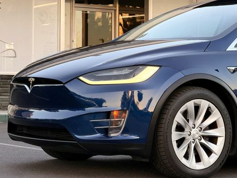 Used 2017 Tesla Model X 100D AWD/4WD image 4
