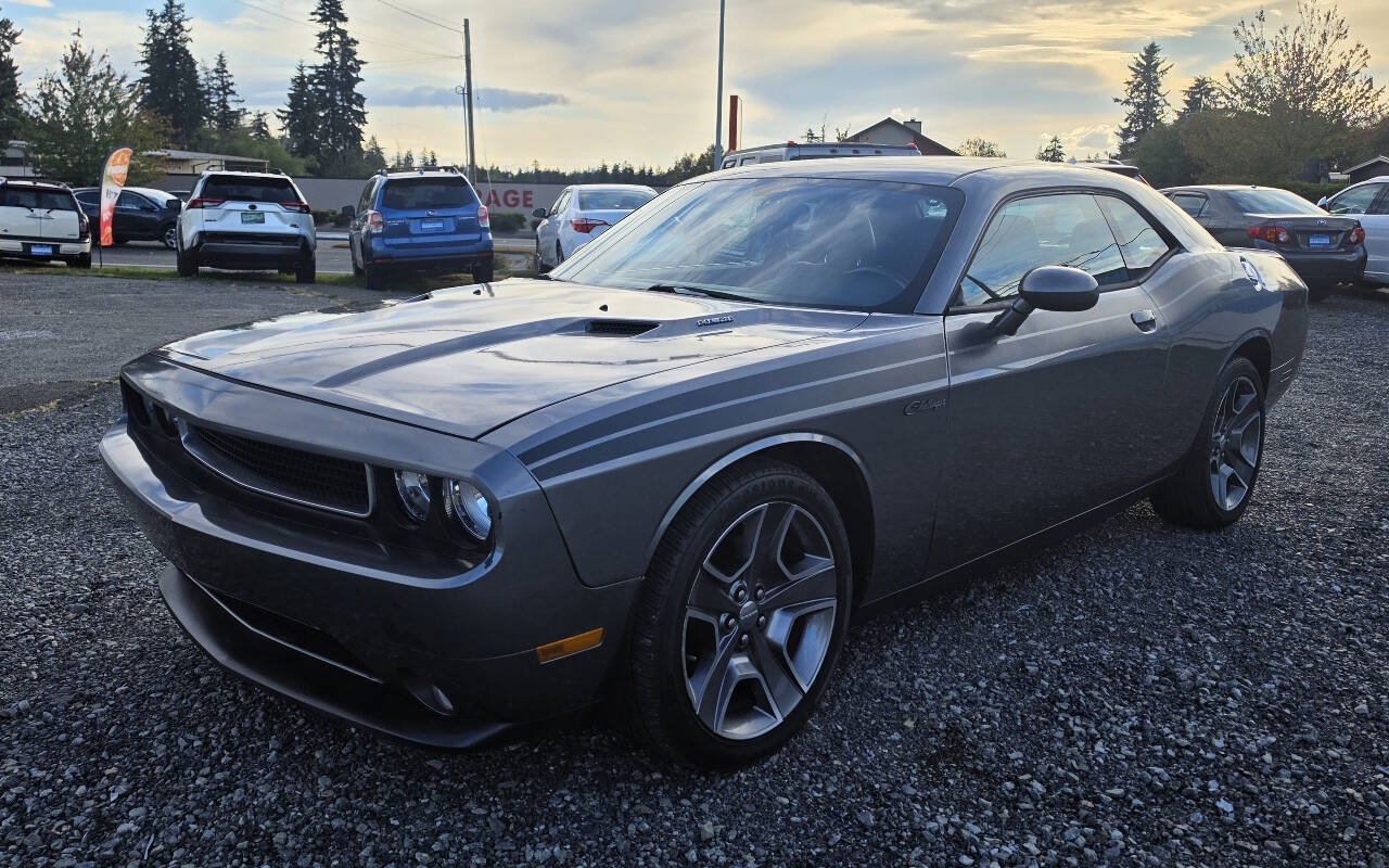 Used 2012 Dodge Challenger R/T RWD image 3