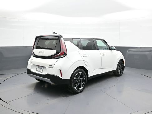 Certified 2023 Kia Soul EX image 6