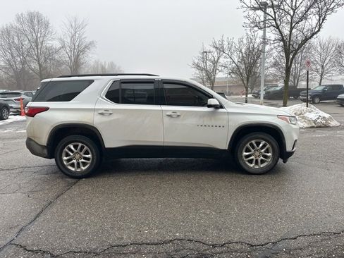 Used 2020 Chevrolet Traverse LT image 6