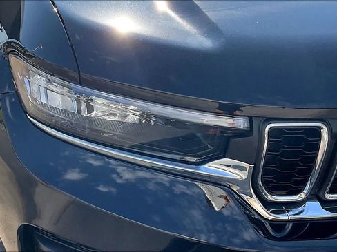 New 2025 Jeep Grand Cherokee Laredo X w/ Luxury Tech Group I AWD/4WD image 13