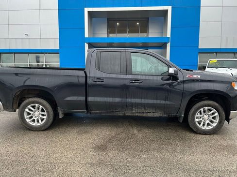 Used 2022 Chevrolet Silverado 1500 LT image 2