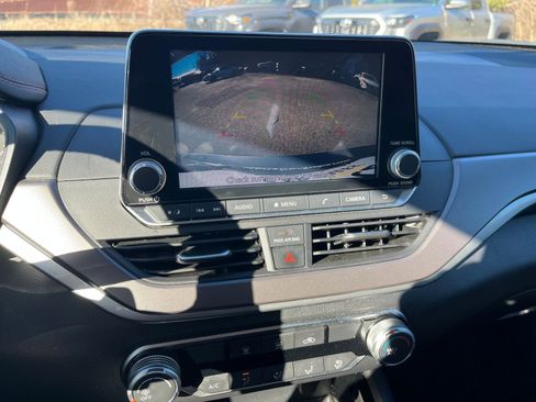 Used 2025 Nissan Altima 2.5 SR image 17