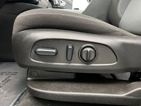 Used 2025 Chevrolet Blazer LT image 10