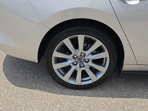 Used 2023 MAZDA MAZDA3 s FWD image 5