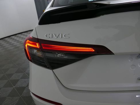 Used 2025 Honda Civic Sport image 9