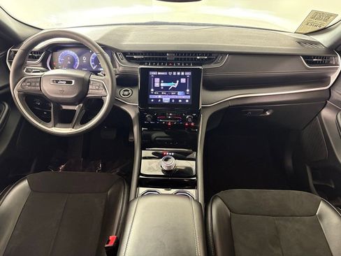 Used 2023 Jeep Grand Cherokee Altitude image 36