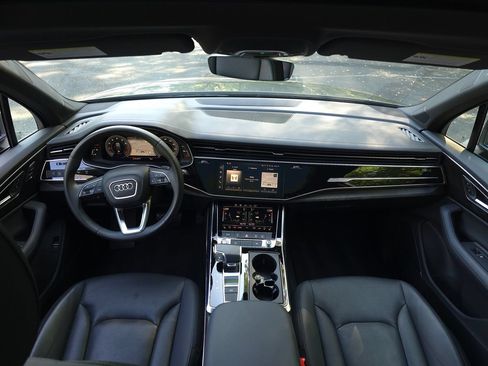 Used 2023 Audi Q7 2.0T Premium Plus w/ Premium Plus Package AWD/4WD image 10