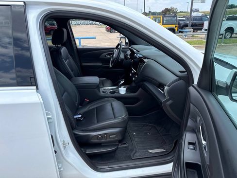 Used 2023 Chevrolet Traverse LT w/ LPO, Floor Liner Package AWD/4WD image 14