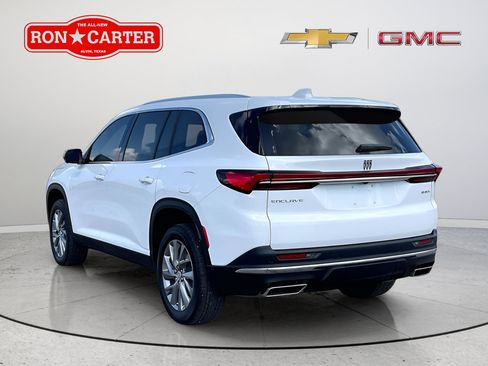 Used 2025 Buick Enclave Preferred FWD image 4