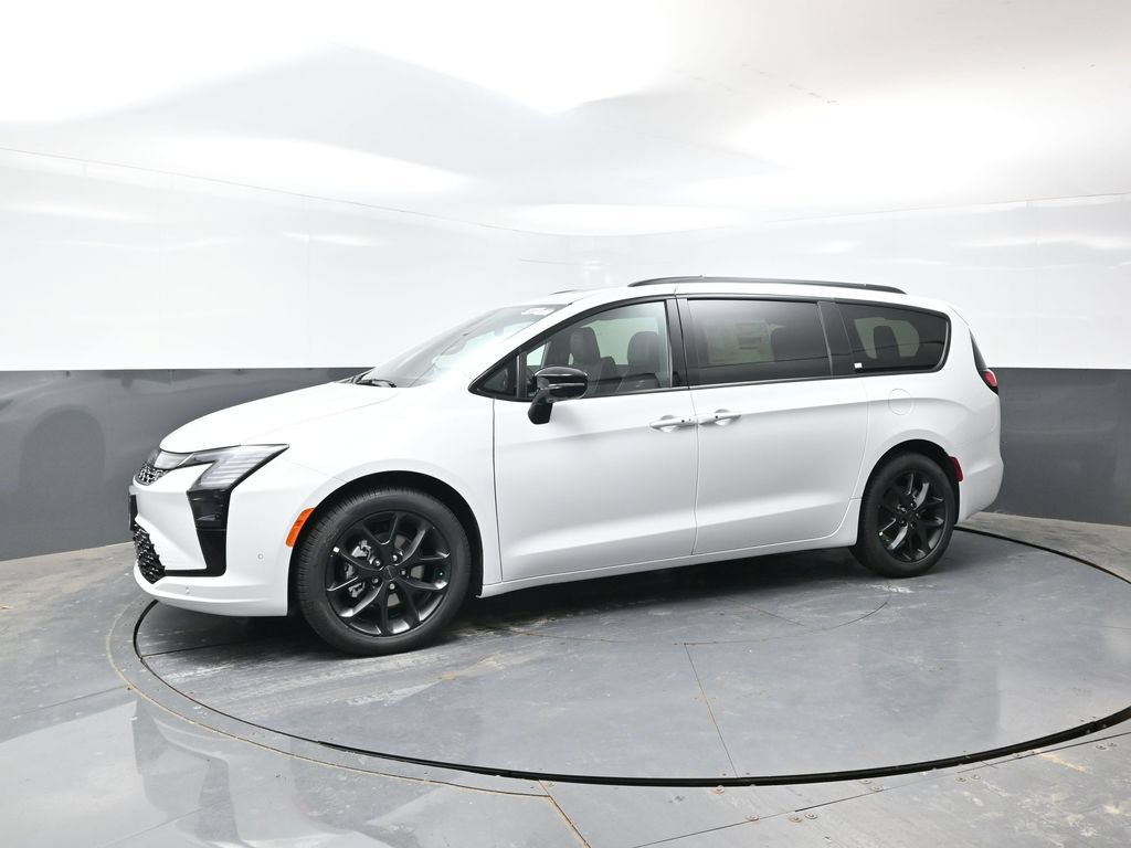 New 2027 Chrysler Pacifica Limited w/ Family Tech Group FWD image 5