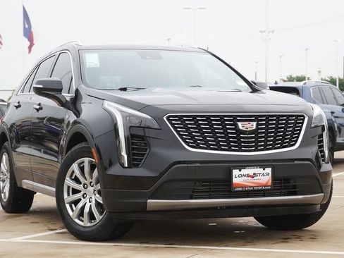 Used 2023 Cadillac XT4 Premium Luxury w/ Technology Package FWD image 2