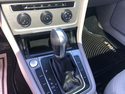 Used 2016 Volkswagen Golf Limited Edition FWD image 13
